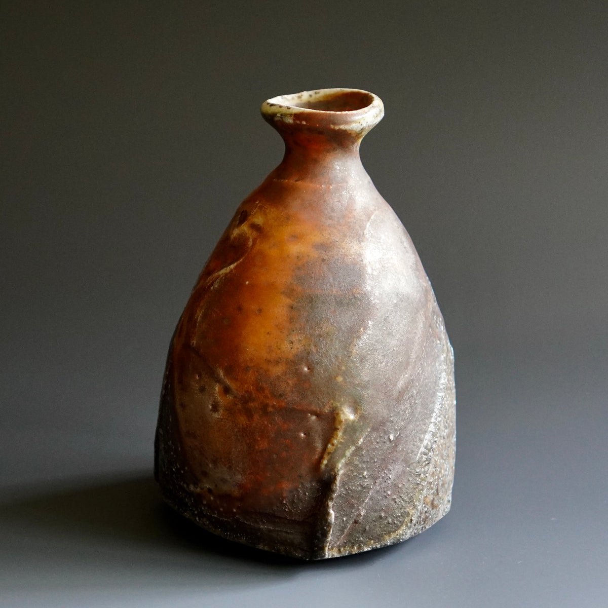 Tokkuri (sake server)/Bud vase – Akira Satake Ceramics