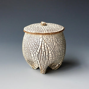 Lidded tea cup