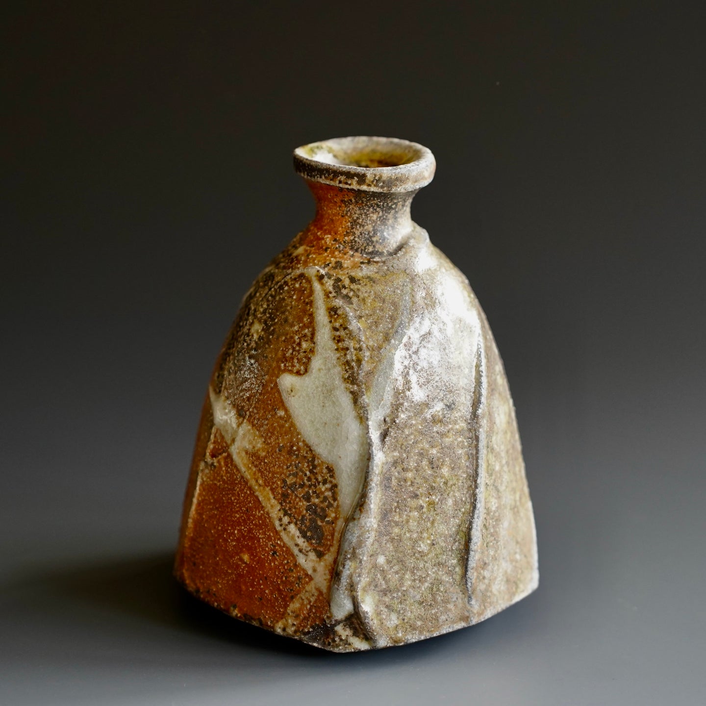 Tokkuri (sake server)/Bud vase