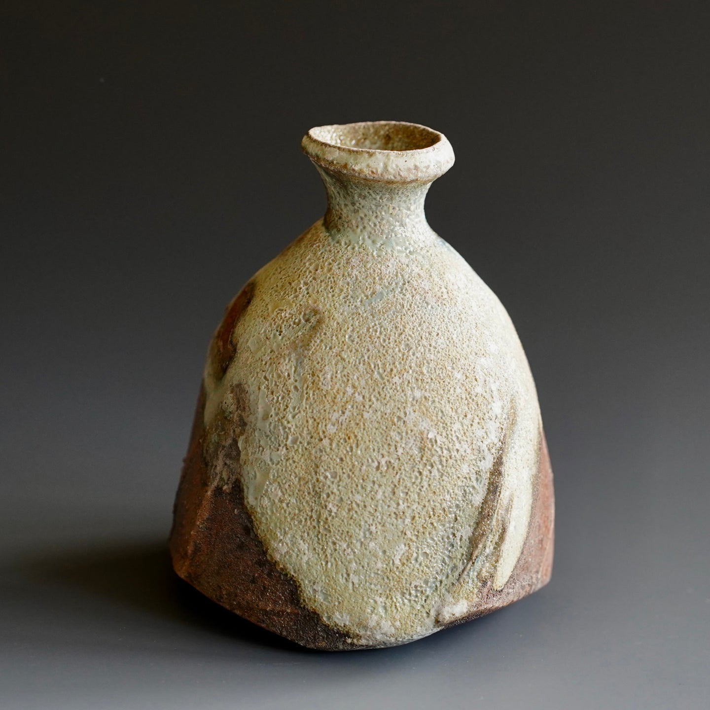 Tokkuri (sake server)/Bud vase