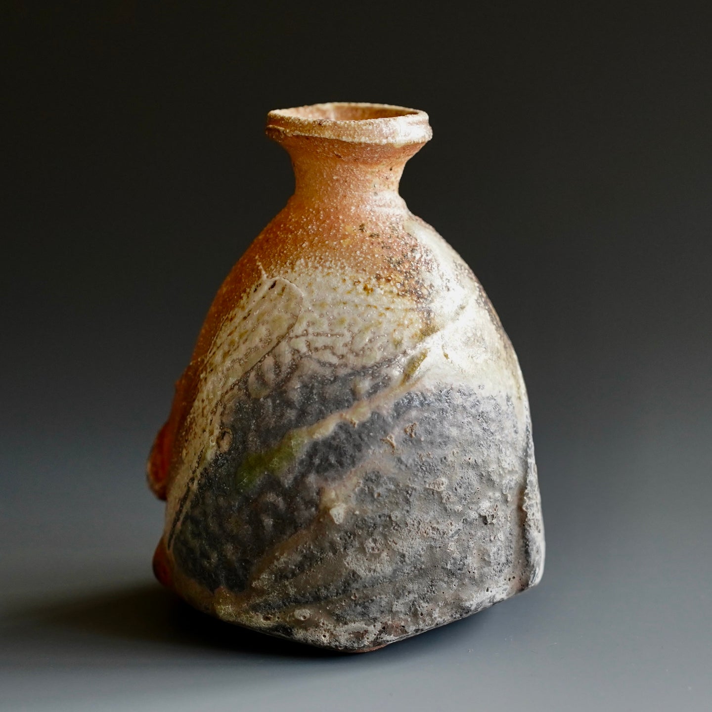 Tokkuri (sake server)/Bud vase