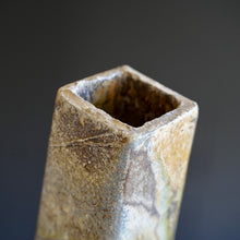 Sculpture/ vase