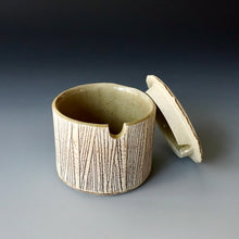 Sugar pot