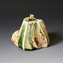Lidded jar by Akira Satake