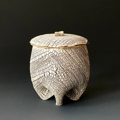 Lidded tea cup