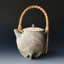 Tea pot