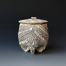 Lidded tea cup
