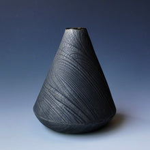 Round bud vase