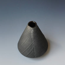 Round bud vase