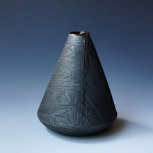 Round bud vase