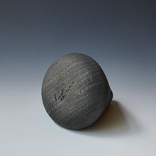 Round bud vase