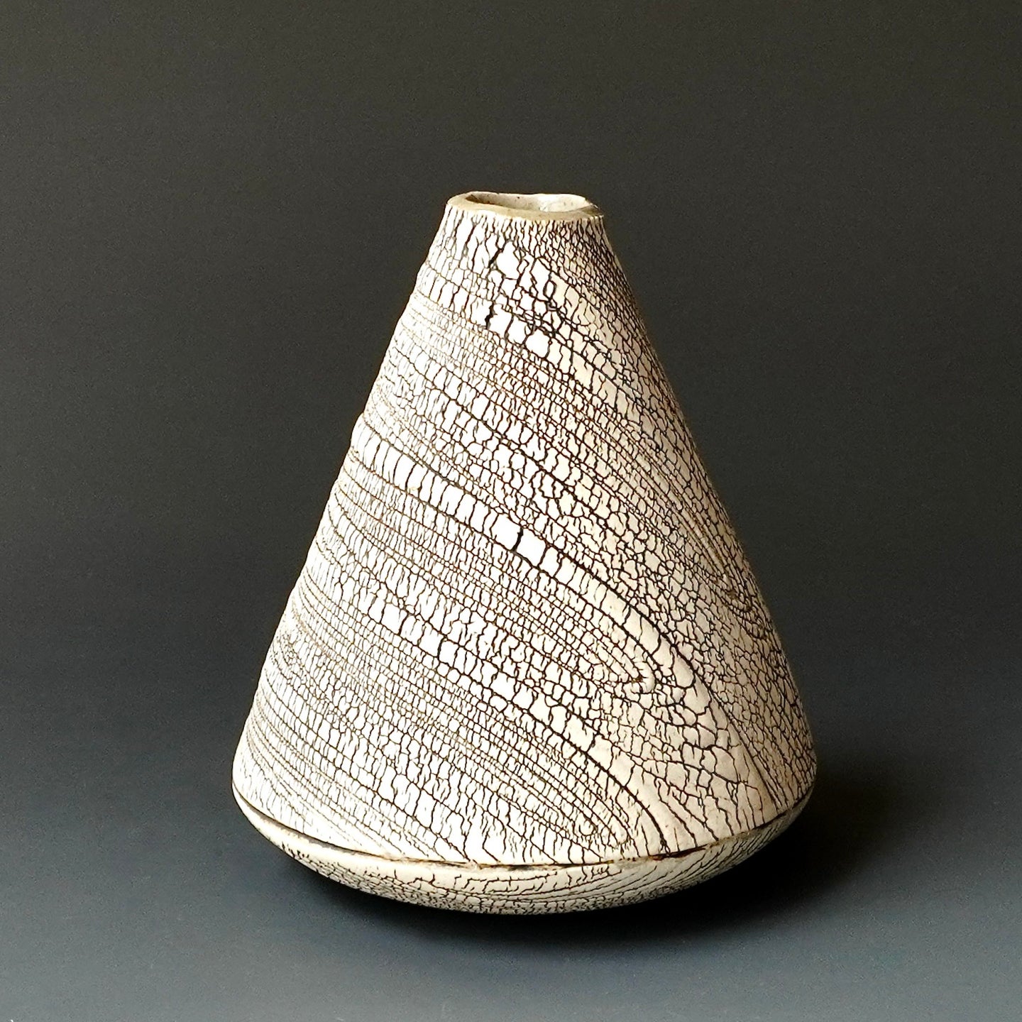Round bud Vase