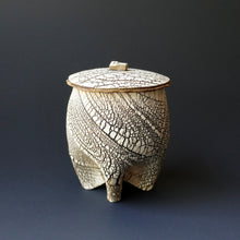 Lidded tea cup