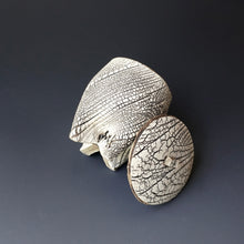 Lidded tea cup