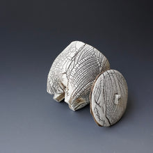 Lidded tea cup