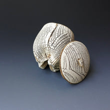 Lidded tea cup