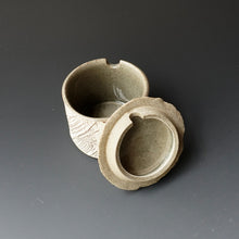 Sugar pot