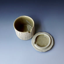 Sugar pot
