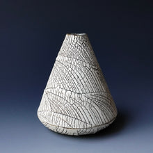 Round bud Vase