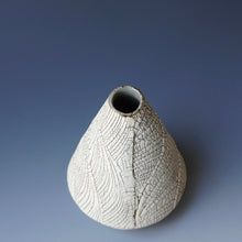 Round bud Vase