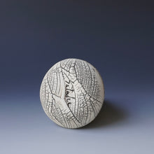 Round bud Vase