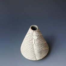 Round bud Vase