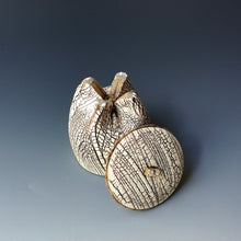 Lidded tea cup