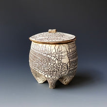 Lidded tea cup
