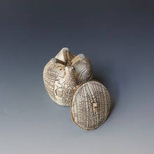 Lidded tea cup