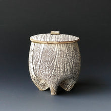 Lidded tea cup