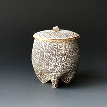 Lidded tea cup