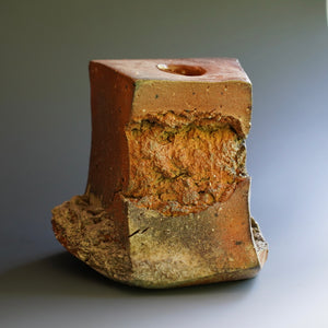 Sculpture/ vase