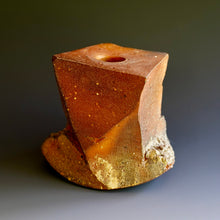 Sculpture/ vase