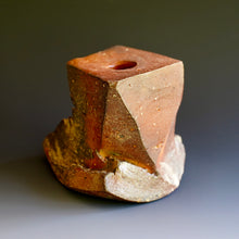Sculpture/ vase