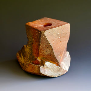 Sculpture/ vase