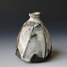 Tokkuri (sake server)/Bud vase