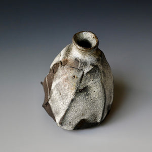 Tokkuri (sake server)/Bud vase