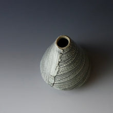 Round bud Vase