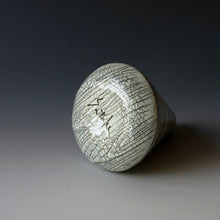 Round bud Vase