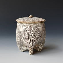 Lidded tea cup