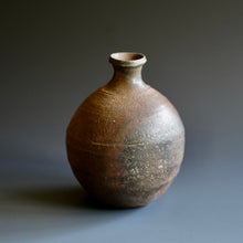 Tokkuri (sake server)/Bud vase by Akira Satake