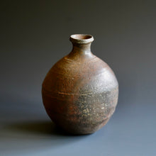 Tokkuri (sake server)/Bud vase by Akira Satake