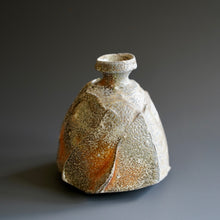 Tokkuri (sake server)/Bud vase