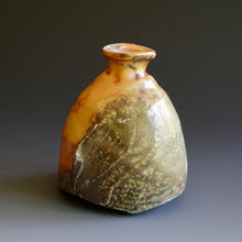 Tokkuri (sake server)/Bud vase