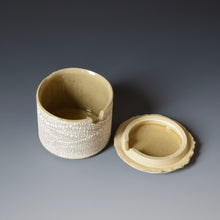 Sugar pot