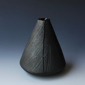 Round bud vase