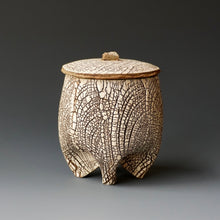 Lidded tea cup