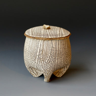 Lidded tea cup