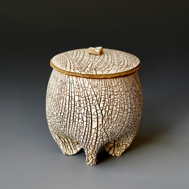 Lidded tea cup