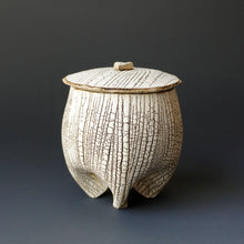 Lidded tea cup